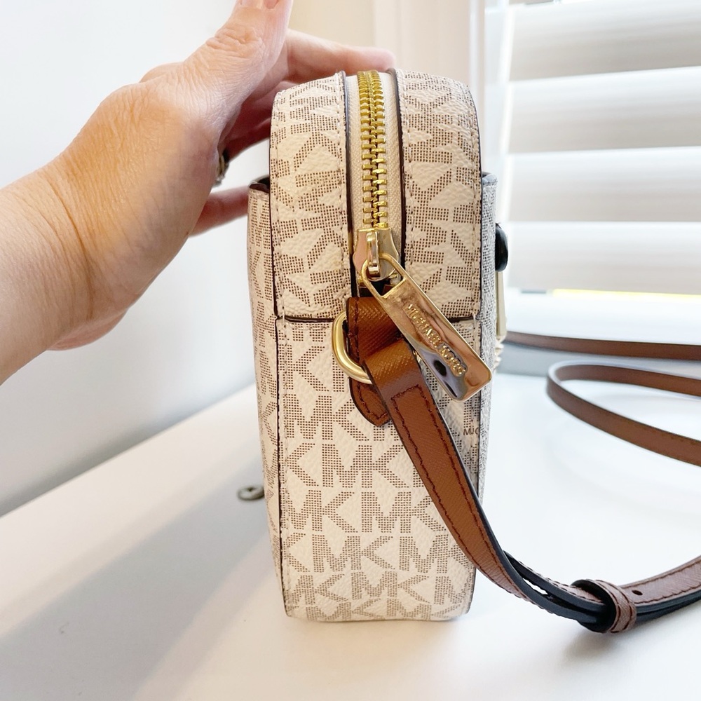 Michael Kors Jet Set Brown/Vanilla Logo Crossbody Bag - Picture 4 of 14
